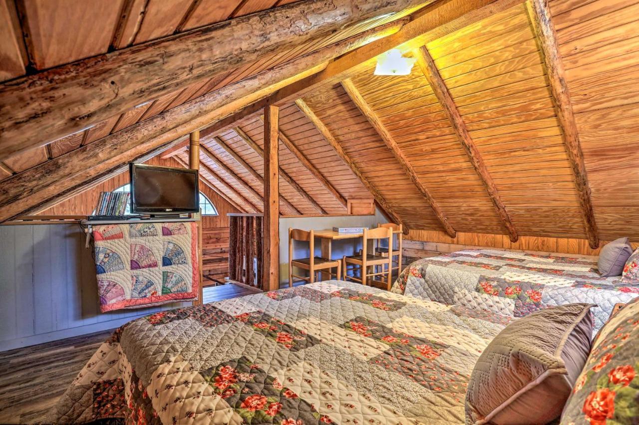 Broken Bow Log Cabin With Fire Pit, Pond, And Deck! Exterior foto