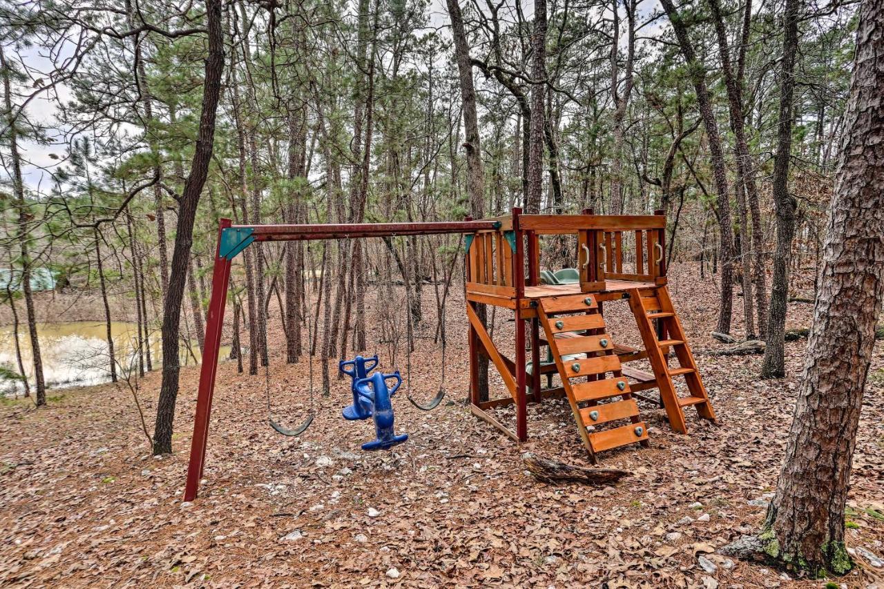 Broken Bow Log Cabin With Fire Pit, Pond, And Deck! Exterior foto
