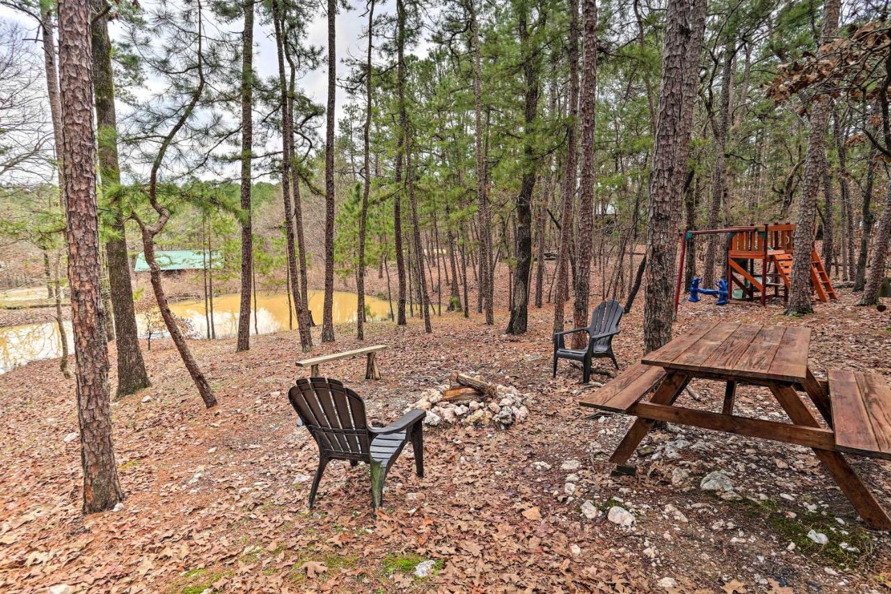 Broken Bow Log Cabin With Fire Pit, Pond, And Deck! Exterior foto